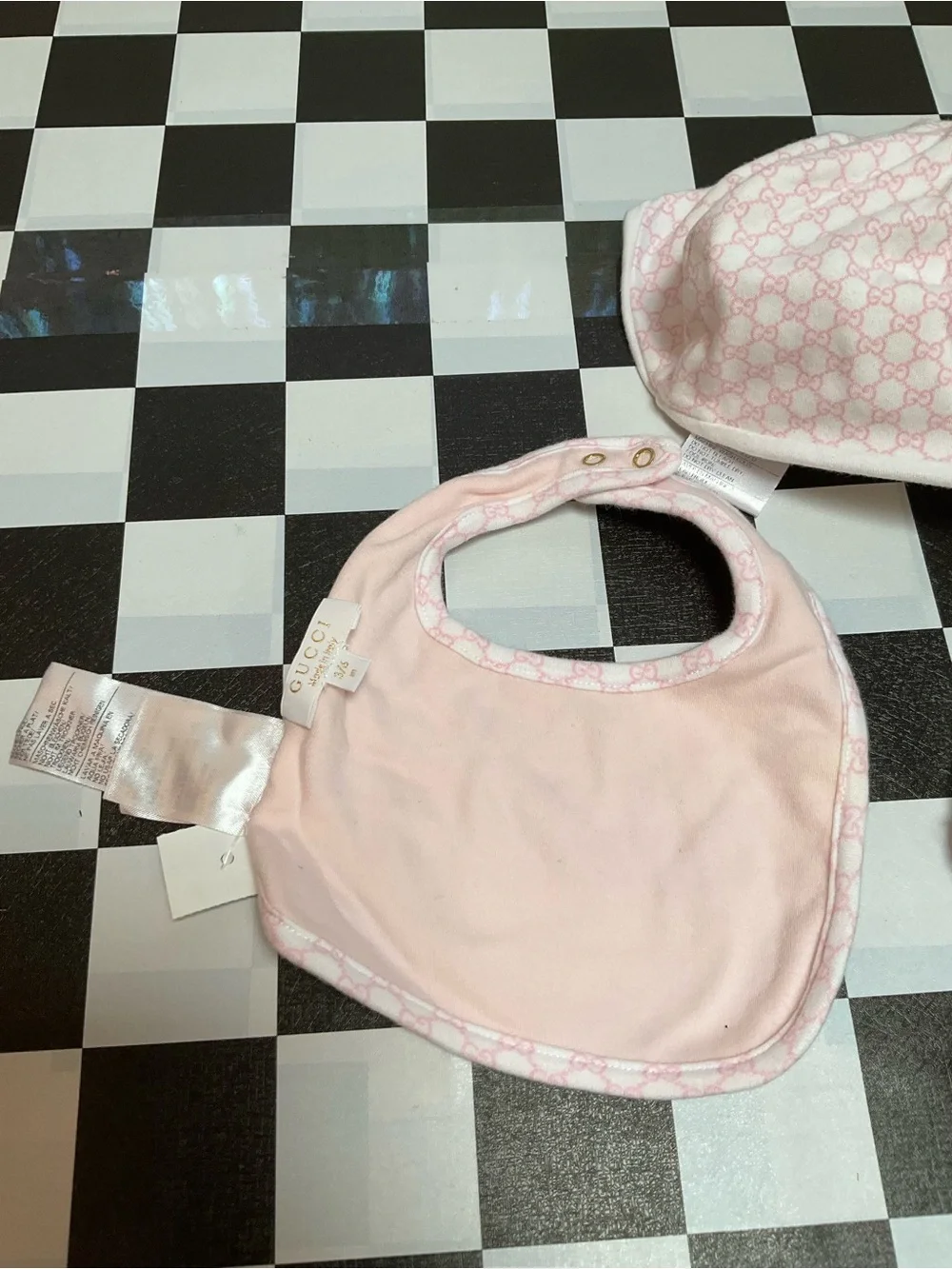 Gucci Baby Bib - Pink 